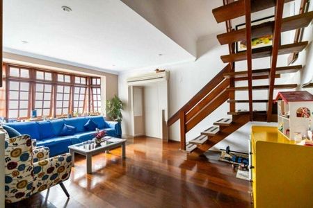 Casa de condomínio à venda com 168m², 4 quartos e 2 vagas Casa de condomínio à venda com 168m², 4 quartos e 2 vagasSala