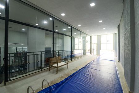 Apartamento à venda com 133m², 3 quartos e 2 vagas Apartamento à venda com 133m², 3 quartos e 2 vagasÁrea comum - Piscina