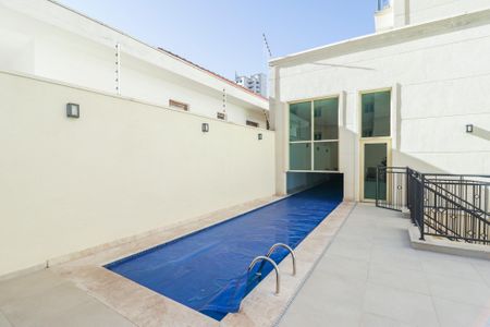Apartamento à venda com 133m², 3 quartos e 2 vagas Apartamento à venda com 133m², 3 quartos e 2 vagasÁrea comum - Piscina