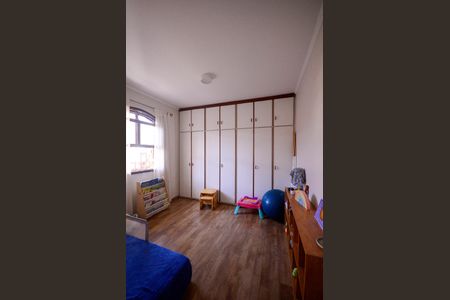 Casa à venda com 170m², 4 quartos e 2 vagas Casa à venda com 170m², 4 quartos e 2 vagasQuarto 2