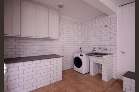 Casa à venda com 170m², 4 quartos e 2 vagas Casa à venda com 170m², 4 quartos e 2 vagasÁrea de Serviço