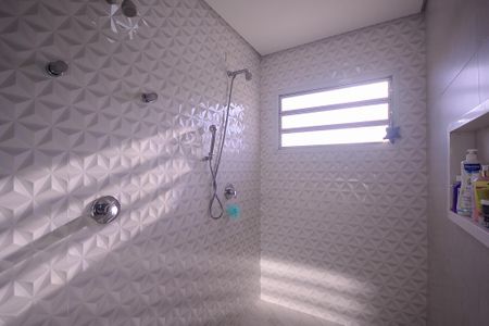 Casa à venda com 170m², 4 quartos e 2 vagas Casa à venda com 170m², 4 quartos e 2 vagasBanheiro da Suíte