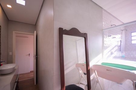 Casa à venda com 170m², 4 quartos e 2 vagas Casa à venda com 170m², 4 quartos e 2 vagasBanheiro da Suíte