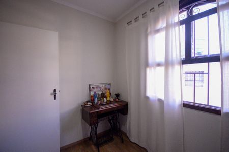 Casa à venda com 170m², 4 quartos e 2 vagas Casa à venda com 170m², 4 quartos e 2 vagasQuarto 1