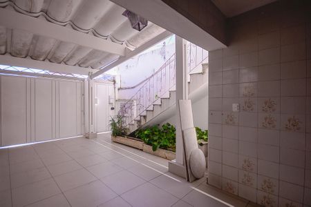 Casa à venda com 170m², 4 quartos e 2 vagas Casa à venda com 170m², 4 quartos e 2 vagasGaragem