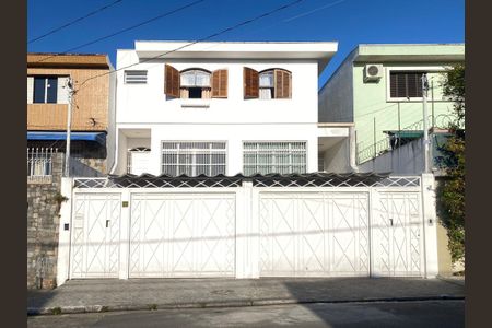 Casa à venda com 170m², 4 quartos e 2 vagas Casa à venda com 170m², 4 quartos e 2 vagasFachada