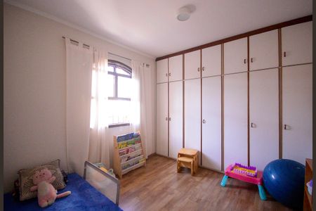 Casa à venda com 170m², 4 quartos e 2 vagas Casa à venda com 170m², 4 quartos e 2 vagasQuarto 2