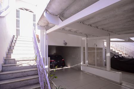 Casa à venda com 170m², 4 quartos e 2 vagas Casa à venda com 170m², 4 quartos e 2 vagasGaragem