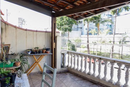 Casa à venda com 120m², 3 quartos e 2 vagasÁrea Externa