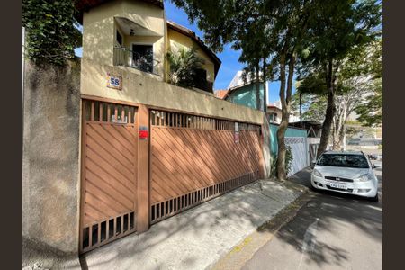 Casa à venda com 106m², 2 quartos e 2 vagasFachada
