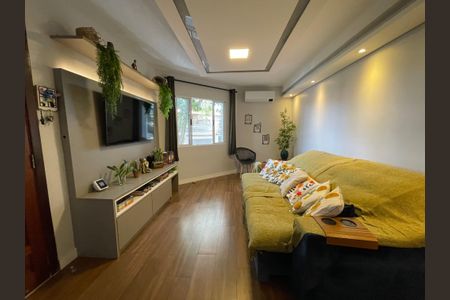 Sala de casa à venda com 2 quartos, 106m² em Jardim Ester Yolanda, São Paulo