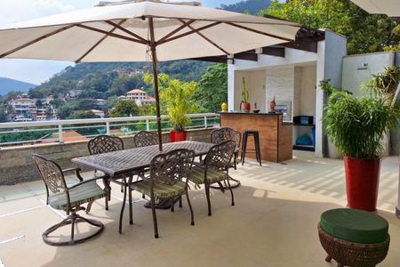 Casa de condomínio à venda com 360m², 6 quartos e 5 vagasVaranda da Sala