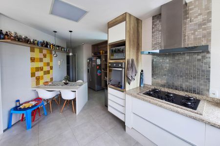 Casa de condomínio à venda com 360m², 6 quartos e 5 vagasCozinha