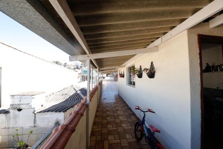 Casa à venda com 215m², 4 quartos e 2 vagas Casa à venda com 215m², 4 quartos e 2 vagasÁrea de Serviço