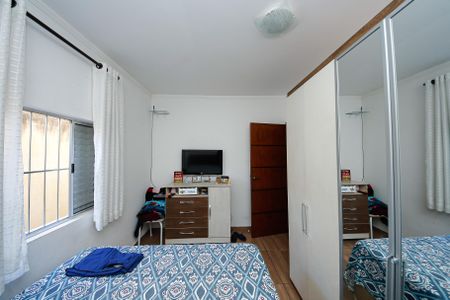 Casa à venda com 215m², 4 quartos e 2 vagas Casa à venda com 215m², 4 quartos e 2 vagasSuíte