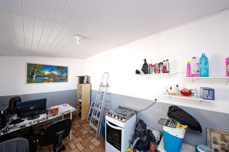 Casa à venda com 215m², 4 quartos e 2 vagas Casa à venda com 215m², 4 quartos e 2 vagasEdícula