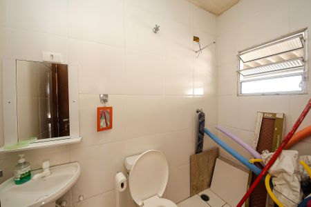 Casa à venda com 215m², 4 quartos e 2 vagas Casa à venda com 215m², 4 quartos e 2 vagasBanheiro de serviço