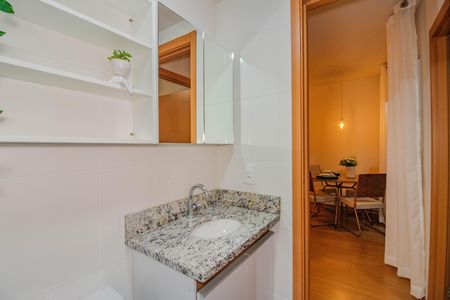 Banheiro Social de apartamento à venda com 2 quartos, 45m² em Rubem Berta, Porto Alegre
