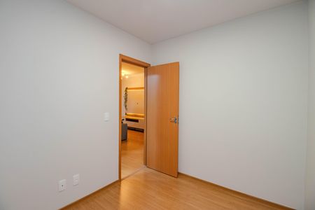 Quarto 1 de apartamento à venda com 2 quartos, 45m² em Rubem Berta, Porto Alegre