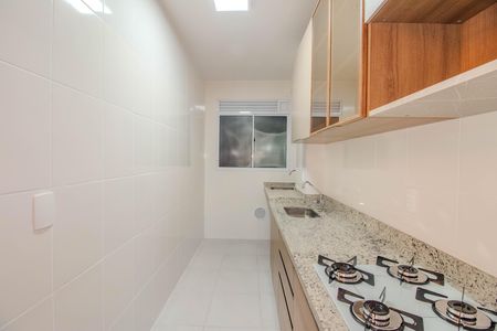 Cozinha de apartamento à venda com 2 quartos, 45m² em Rubem Berta, Porto Alegre
