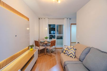 Sala de apartamento à venda com 2 quartos, 45m² em Rubem Berta, Porto Alegre