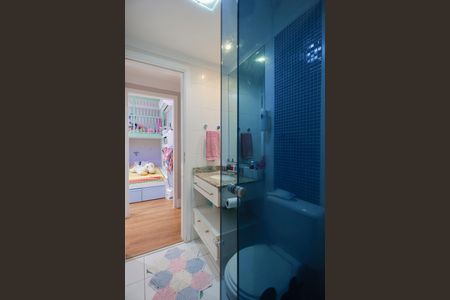 Apartamento à venda com 119m², 3 quartos e 2 vagasBanheiro social