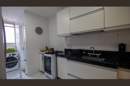Apartamento à venda com 78m², 2 quartos e 2 vagas Apartamento à venda com 78m², 2 quartos e 2 vagasCozinha e Área de Serviço