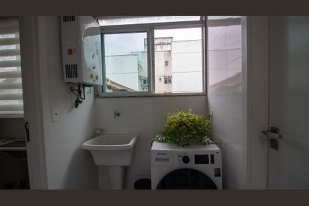 Apartamento à venda com 78m², 2 quartos e 2 vagas Apartamento à venda com 78m², 2 quartos e 2 vagasCozinha e Área de Serviço