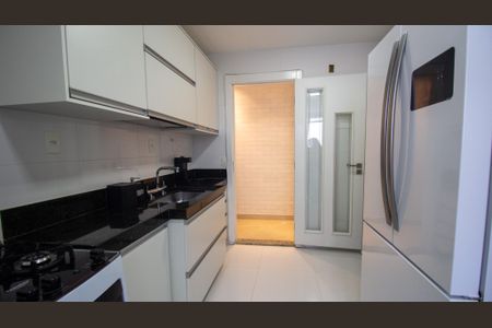 Apartamento à venda com 78m², 2 quartos e 2 vagas Apartamento à venda com 78m², 2 quartos e 2 vagasCozinha e Área de Serviço