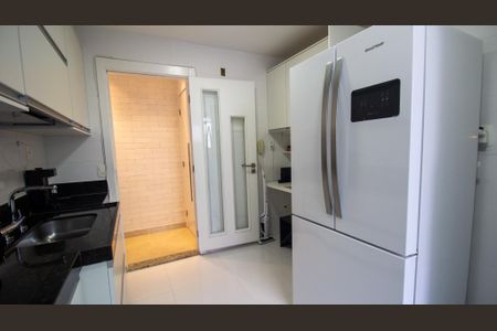 Apartamento à venda com 78m², 2 quartos e 2 vagas Apartamento à venda com 78m², 2 quartos e 2 vagasCozinha e Área de Serviço