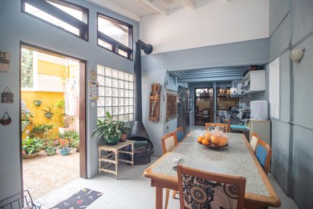 Casa para alugar com 280m², 4 quartos e 3 vagas Casa para alugar com 280m², 4 quartos e 3 vagasÁrea comum - Churrasqueira