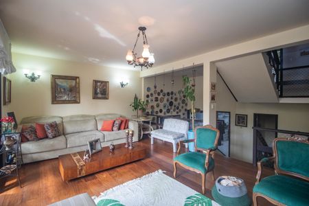 Casa para alugar com 280m², 4 quartos e 3 vagas Casa para alugar com 280m², 4 quartos e 3 vagasSala 2