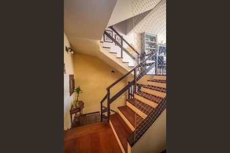 Casa para alugar com 280m², 4 quartos e 3 vagas Casa para alugar com 280m², 4 quartos e 3 vagasCorredor