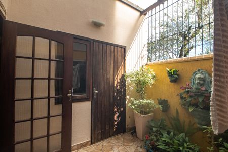 Casa para alugar com 280m², 4 quartos e 3 vagas Casa para alugar com 280m², 4 quartos e 3 vagasQuintal