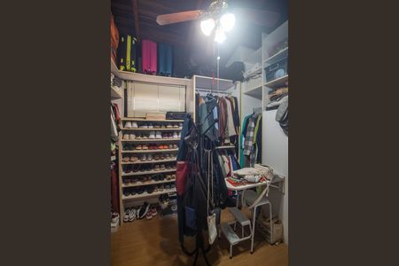 Casa para alugar com 280m², 4 quartos e 3 vagas Casa para alugar com 280m², 4 quartos e 3 vagasCloset