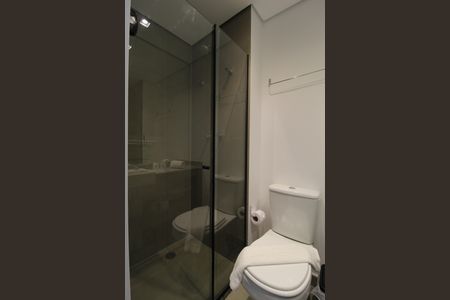 Banheiro de kitnet/studio à venda com 1 quarto, 27m² em Moema, São Paulo