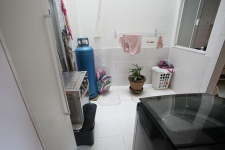 Casa à venda com 98m², 3 quartos e 1 vagaÁrea de Serviço