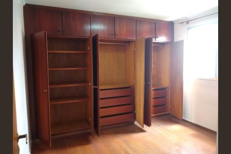 Apartamento à venda com 77m², 2 quartos e 1 vagaQuarto 2