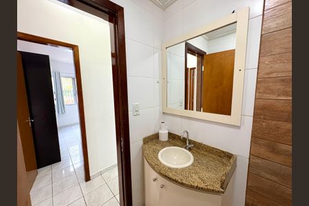 Apartamento à venda com 72m², 3 quartos e 1 vaga Apartamento à venda com 72m², 3 quartos e 1 vagaBanheiro Social