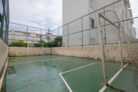 Apartamento para alugar com 47m², 2 quartos e 1 vaga Apartamento para alugar com 47m², 2 quartos e 1 vagaÁrea Comum - Quadra de Futebol