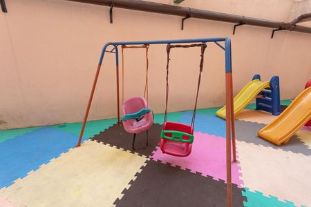 Apartamento à venda com 66m², 2 quartos e 1 vaga Apartamento à venda com 66m², 2 quartos e 1 vagaÁrea comum - Playground