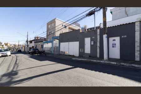 Casa para alugar com 27m², 1 quarto e sem vaga Casa para alugar com 27m², 1 quarto e sem vagaFachada