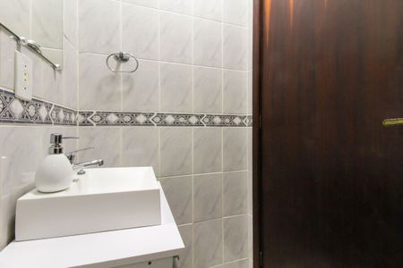 Casa à venda com 190m², 3 quartos e 4 vagasBanheiro 1