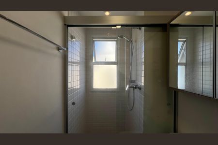 Banheiro de kitnet/studio à venda com 1 quarto, 35m² em Pinheiros, São Paulo