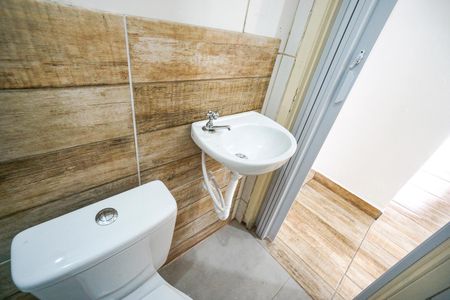 Casa para alugar com 60m², 2 quartos e sem vagaBanheiro