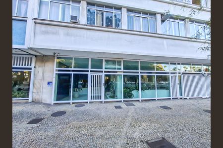 Studio à venda com 32m², 1 quarto e sem vaga Studio à venda com 32m², 1 quarto e sem vagaFachada