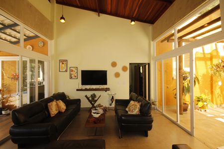 Sala de casa de condomínio à venda com 4 quartos, 961m² em Jardim Petropolis, Nova Lima