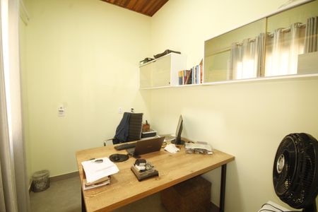 Casa de condomínio à venda com 961m², 4 quartos e 3 vagasEscritório