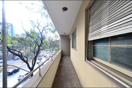 Varanda de apartamento à venda com 3 quartos, 100m² em Centro, Belo Horizonte