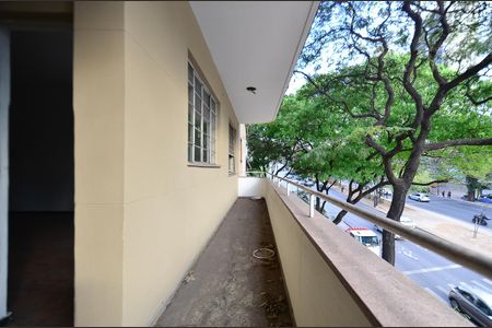 Apartamento à venda com 100m², 3 quartos e 1 vaga Apartamento à venda com 100m², 3 quartos e 1 vagaVaranda